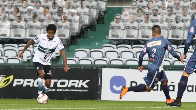 Primeiro tempo termina sem gols