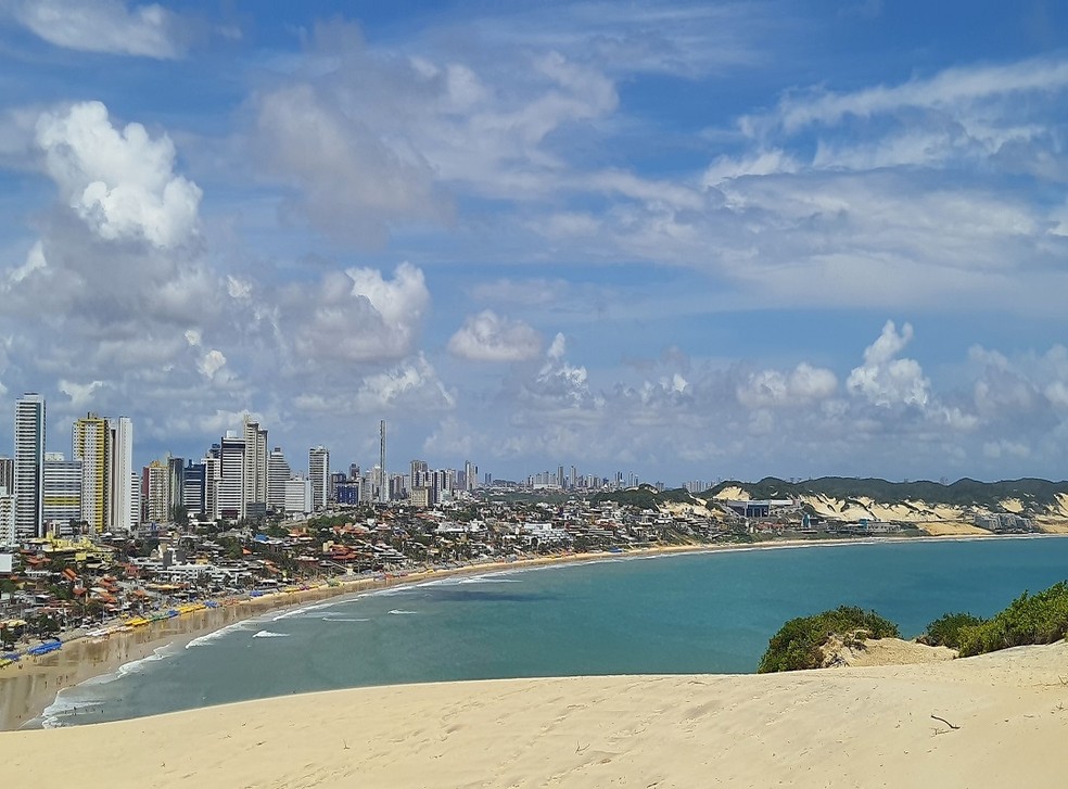 Vista de praia de Natal — Foto: Kívia Pandolphi/Semurb