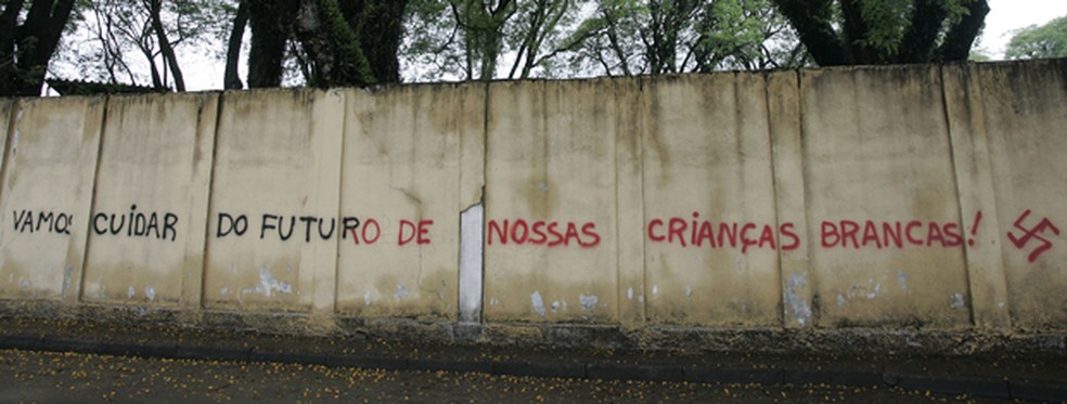 Escola Que Foi Pichada Com Frase Racista Ganha Nome De Mandela Educacao G1
