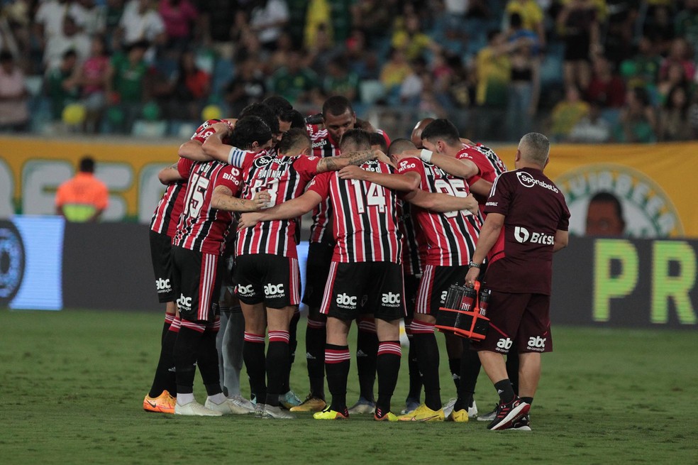 Jogadores do São Paulo em jogo contra o Cuiabá — Foto: Rubens Chiri / saopaulofc.net