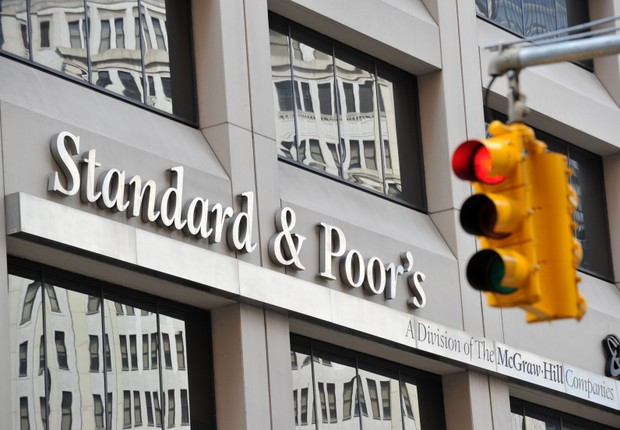 Fachada da sede da agência de classificação Standard & Poor's em Nova York, nos EUA (Foto: Stan Honda/AFP/Getty Images)