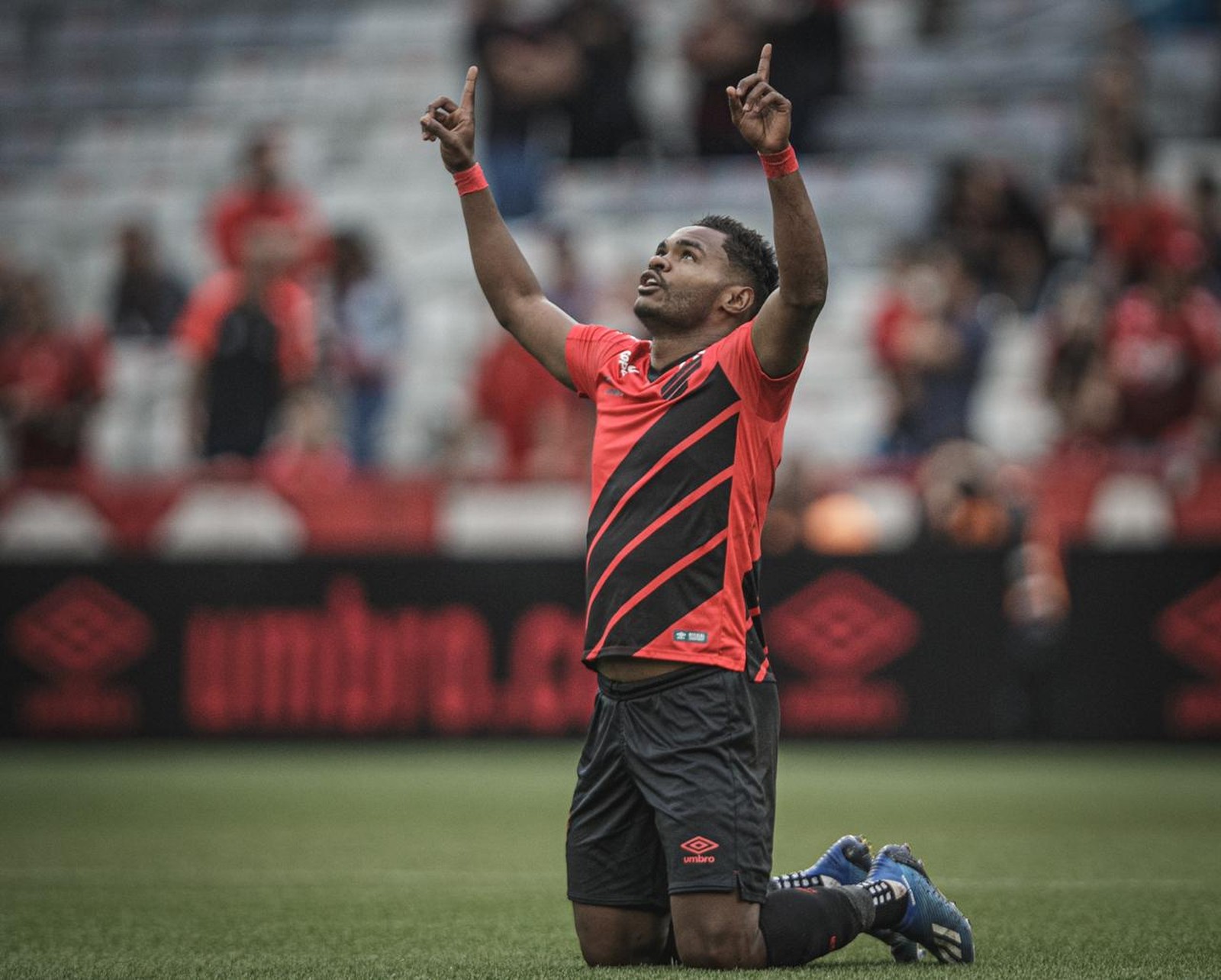 Grêmio e Corinthians fazem consulta por Nikão