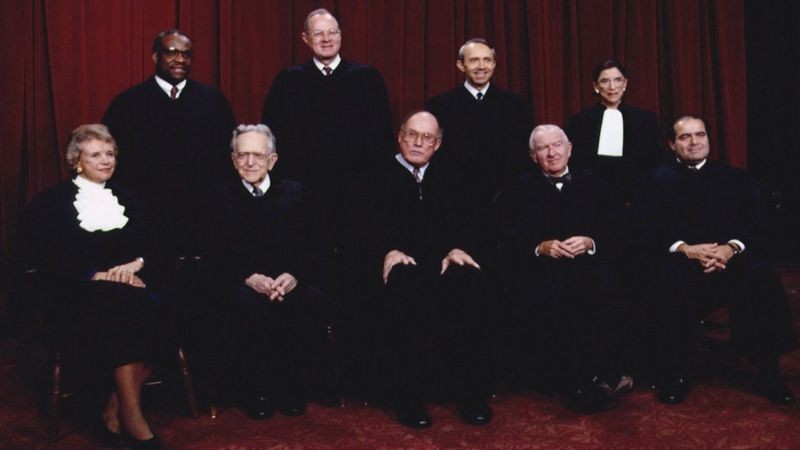 Ginsburg (canto superior direito) disse que só queria fazer seu trabalho na Suprema Corte 