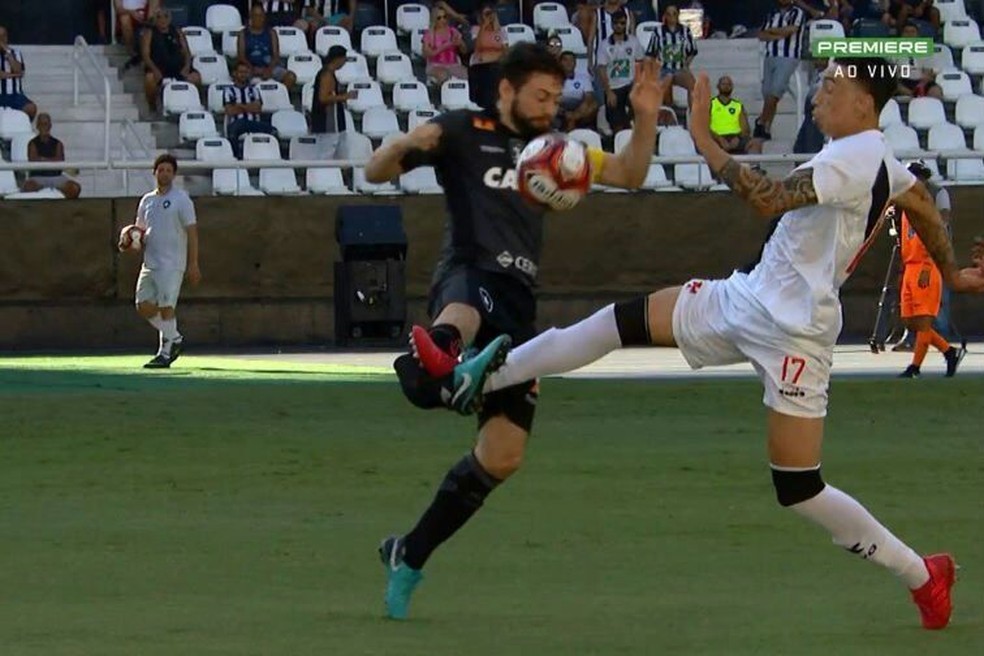 Vasco x Botafogo Nilton Santos lesÃ£o JoÃ£o Paulo (Foto: ReproduÃ§Ã£o/Premiere)