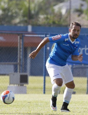 Presidente do Cruzeiro rejeita oferta  de clube árabe por Éverton Ribeiro