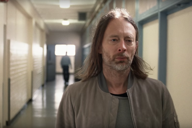 Thom Yorke em cena do clipe de 'Daydreaming' (Foto: Reprodução)