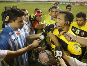 Vanderson árbitro Benedito Pinto da Silva wo Santa Cruz (Foto: Marcelo Seabra / O Liberal)