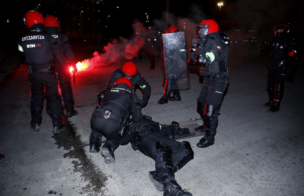 Policial foi morto em confronto com torcida do Spartak nesta quinta-feira (Foto: EFE)