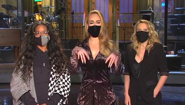 H.E.R., Adele, Kate McKinnon em promo do programa Saturday Night Live (Foto: Reprodução NBC)