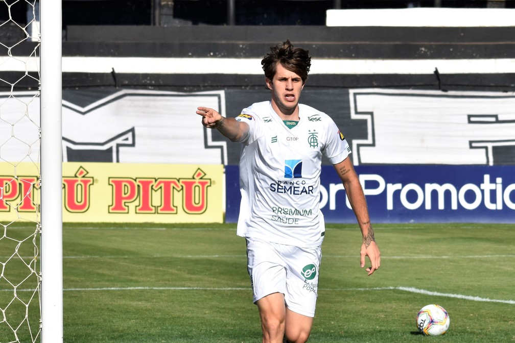 Multa de R$ 500 mil faz América-MG desistir de escalar atacante que pertence ao Palmeiras