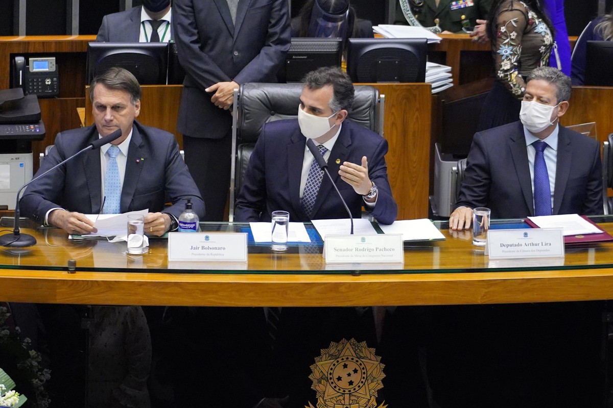 Com presenças de Bolsonaro e Fux, Congresso abre trabalhos legislativos do ano