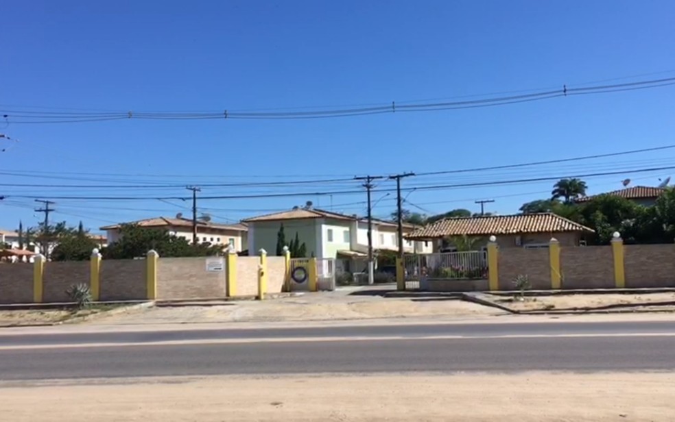 Condomínio residencial onde menino de 9 anos se afogou, na cidade de Teixeira de Freitas — Foto: Katia Petersen/TV Santa Cruz