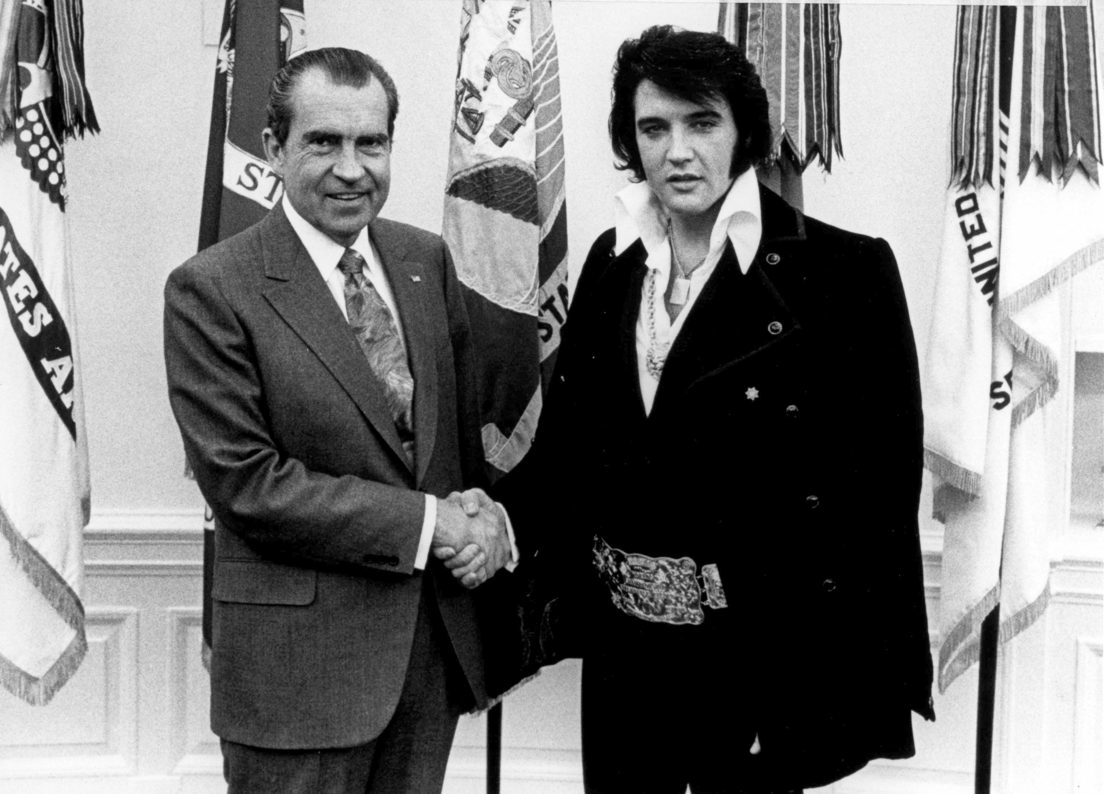 Elvis Presley encontra Richard Nixon, em 1970 (Foto: National Archives)