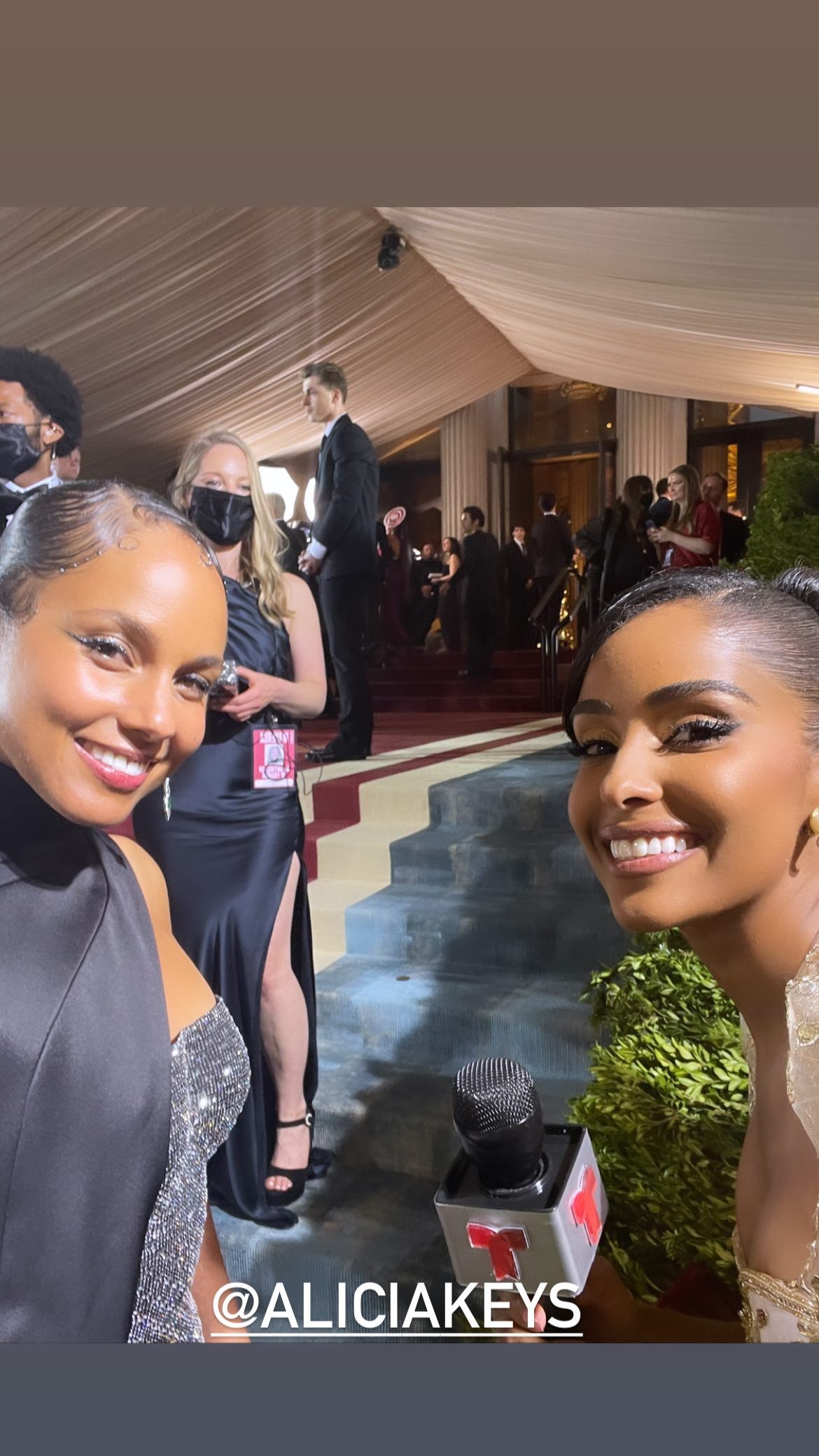Alicia Keys e Genesis Suero no Met Gala 2022 (Foto: Reprodução/Instagram)