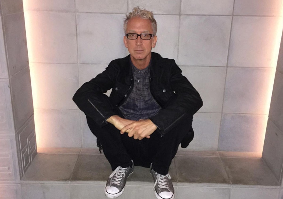 Andy Dick está preso sob suspeita de agressão sexual nos Estados Unidos