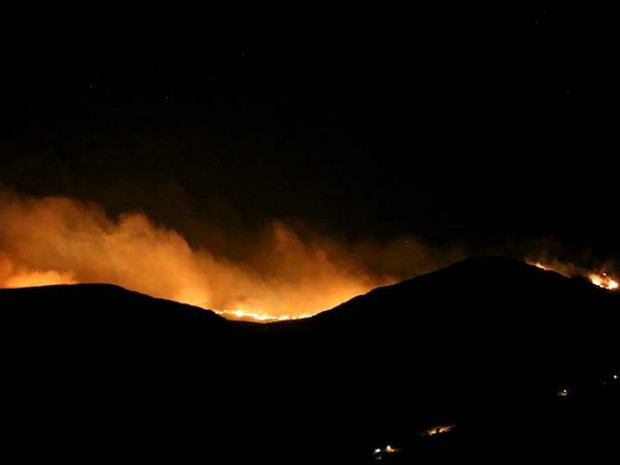 Incêndio atinge vegetação de Ibicoara, na Chapada Diamantina (Foto: Tayne Luz Casca/Jornal da Chapada)