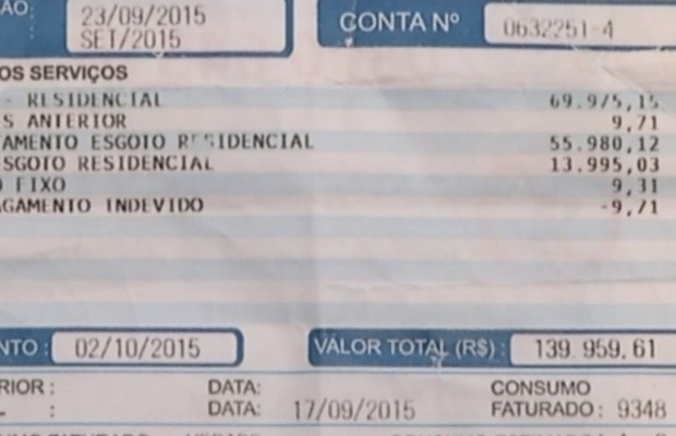 Aposentado recebeu conta de água no valor de R$ 140 mil em Luziânia, Goiás (Foto: Reprodução/TV Anhanguera)