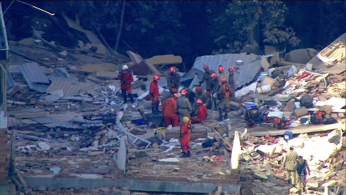 Cinco pessoas morrem em desabamento de prédios na Muzema, comunidade na Zona Oeste do Rio