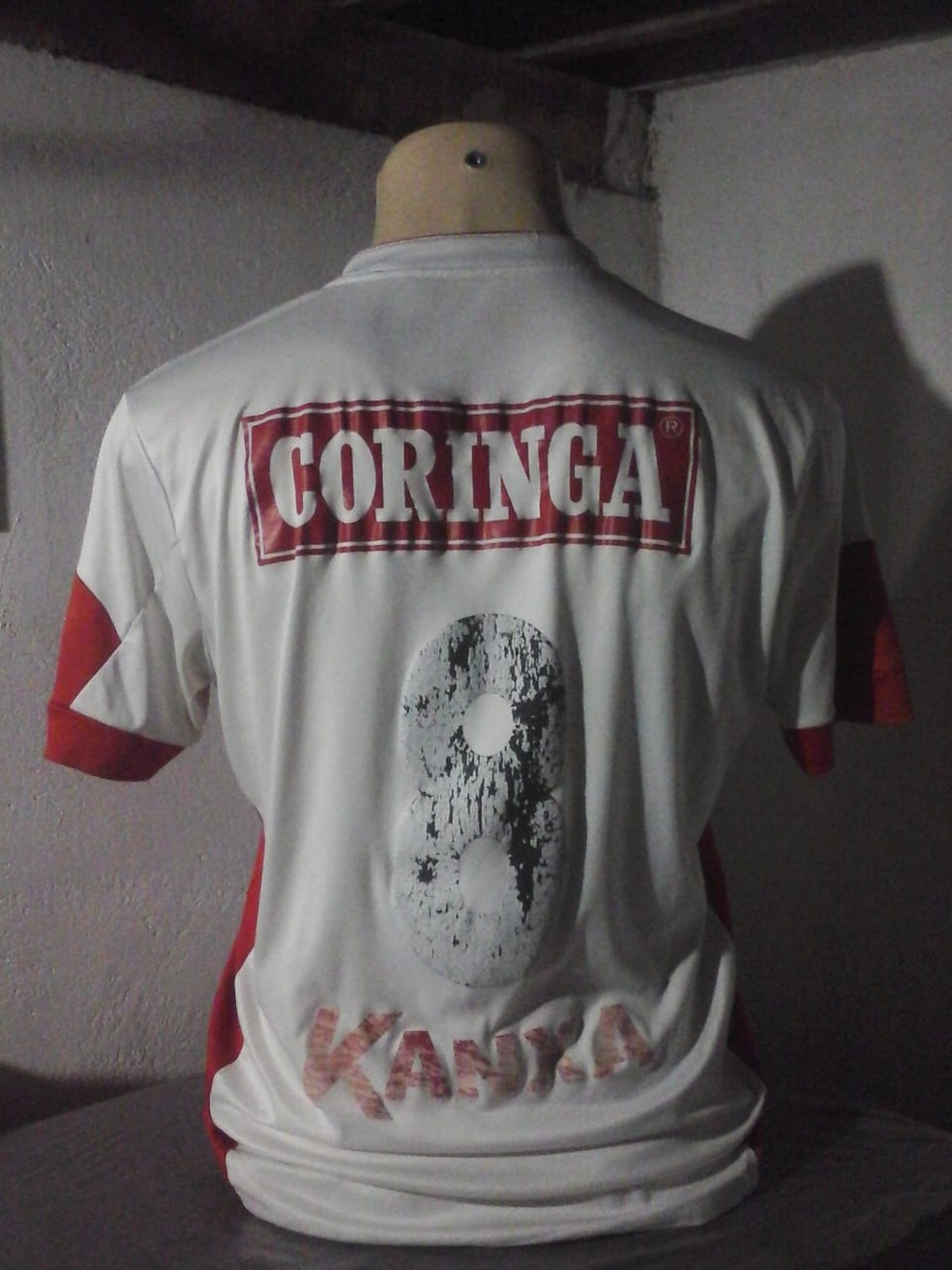 Camisa do CRB que vai ser restaurada — Foto: Clodoaldo dos Santos/Arquivo pessoal