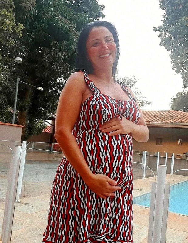 Adriana Monsinhatti tem 43 anos e está grávida pela terceira vez (Foto: Reprodução/Instagram)
