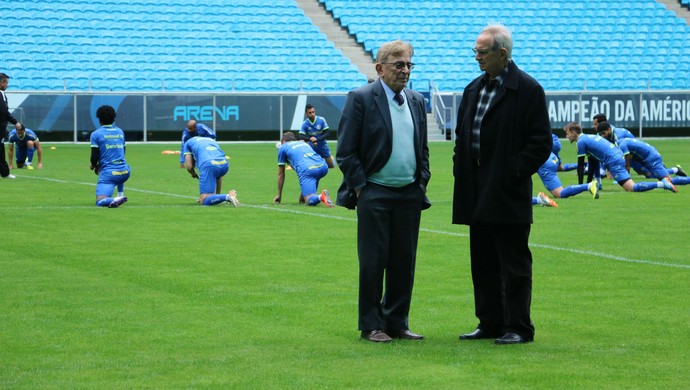 Sob os olhares de Koff, Enderson encaminha Grêmio com Riveros
