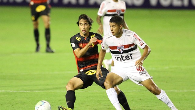 Gabriel Sara foi uma das novidades no time titular do São Paulo