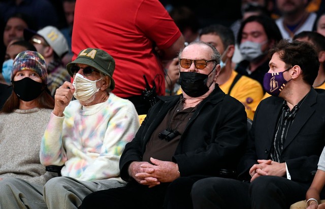 LOS ANGELES, CA - OCTOBER 19: Jack Nicholson attends the game between the Golden State Warriors and the Los Angeles Lakers at Staples Center on October 19, 2021 in Los Angeles, California. NOTE TO USER: User expressly acknowledges and agrees that, by down (Foto: Getty Images)