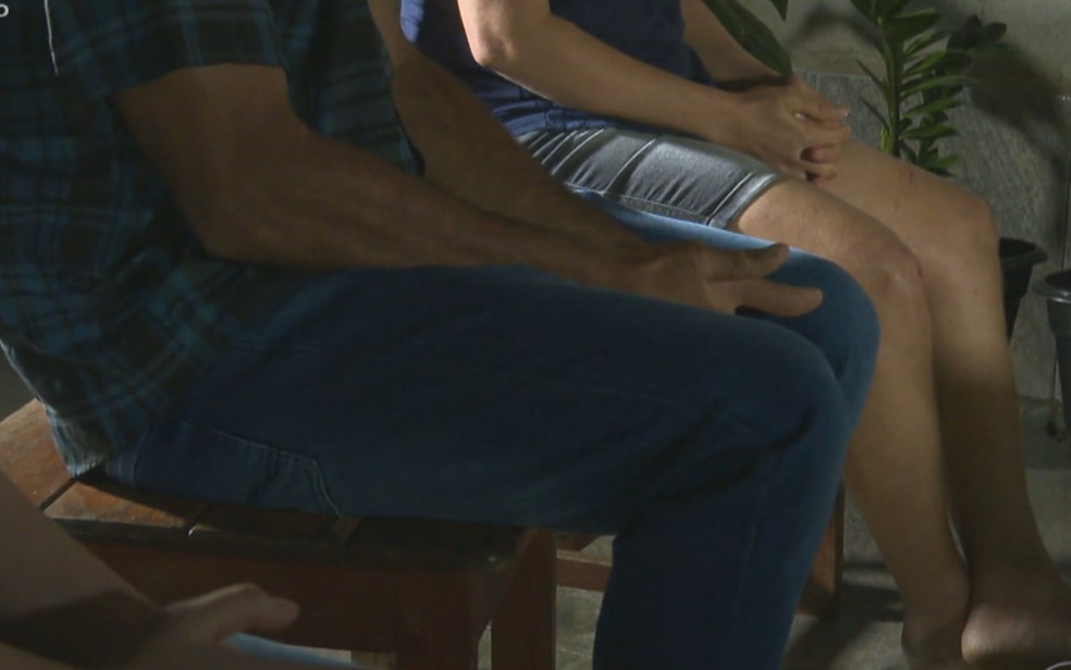Família feita refém revela que Lázaro exigiu que andassem em córrego para não deixar rastros — Foto: Reprodução/TV Globo