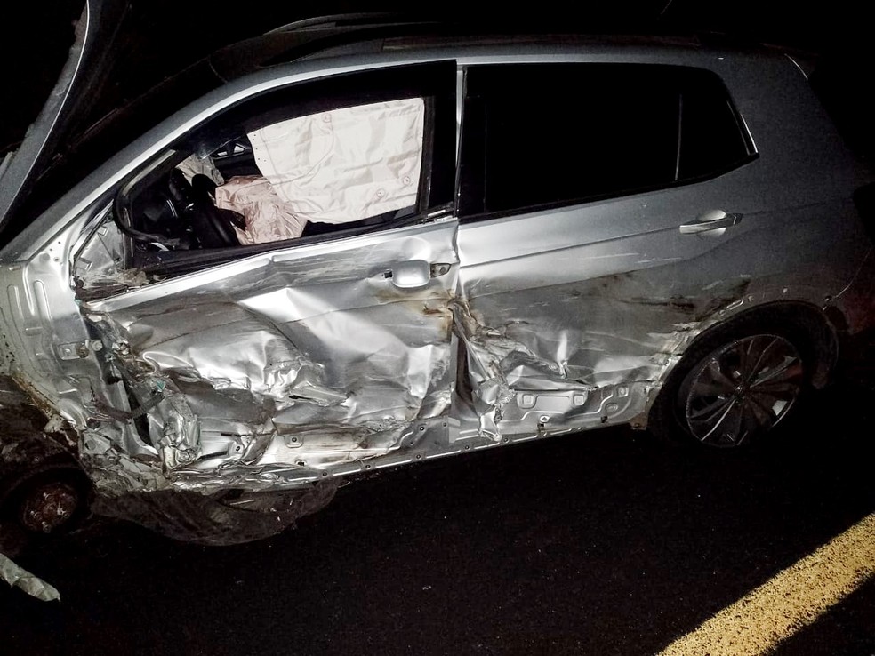 Polícia acha mais de 300 kg de maconha em carro abandonado após acidente em rodovia de Echaporã — Foto: Arquivo pessoal/Indrigo Lício