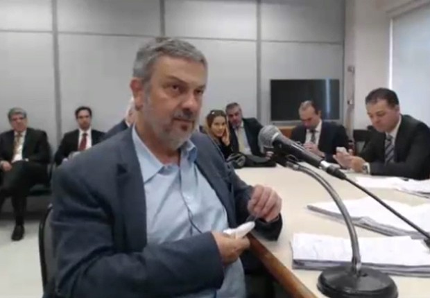 O ex-ministro Antonio Palocci em depoimento ao juiz Sérgio Moro, da Lava Jato (Foto: Reprodução/TV Globo)
