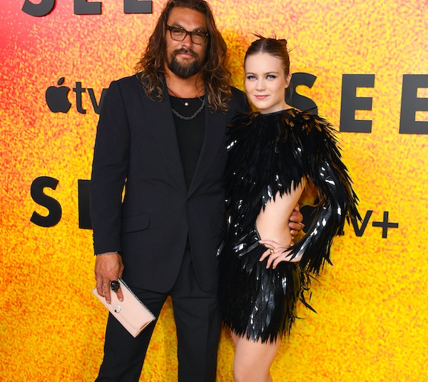 Jason Momoa e Hera Hilmar no evento de lançamento da terceira temporada da série See, em Los Angeles (Foto: Getty Images)