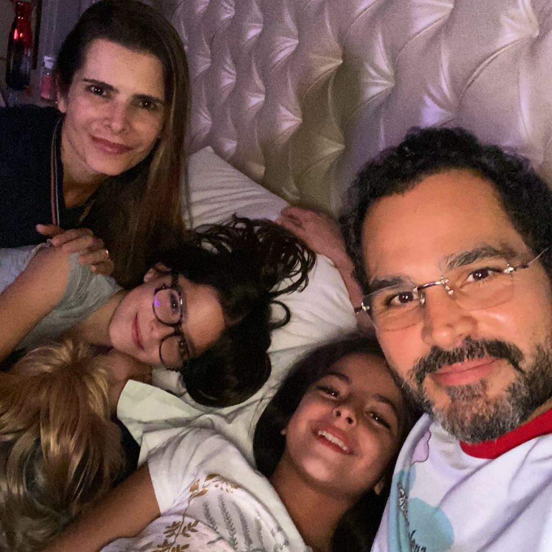 Luciano Camargo e família (Foto: reprodução/instagram)