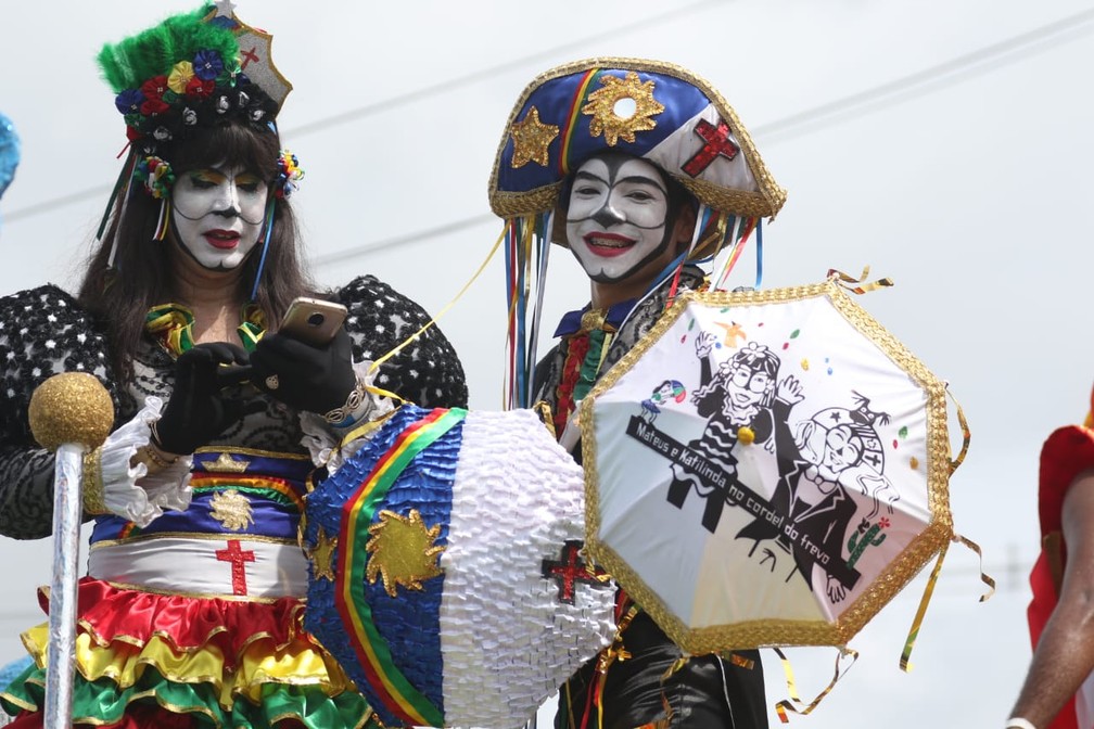 Mateus e 'Katilinda' desfilam no Galo da Madrugada 2020 — Foto: Marlon Costa/Pernambuco Press