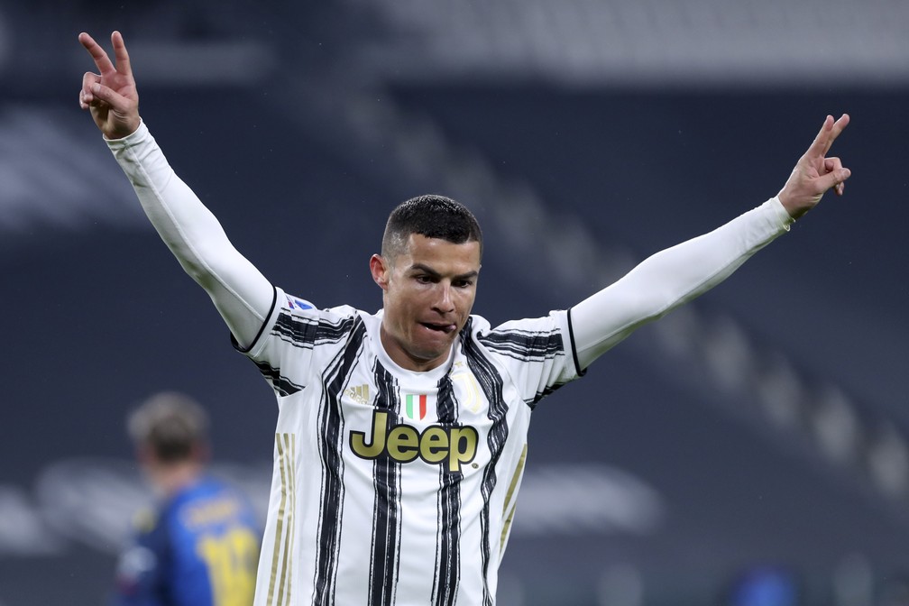 Cristiano Ronaldo é o artilheiro isolado do Campeonato Italiano, com 14 gols — Foto: Getty Images