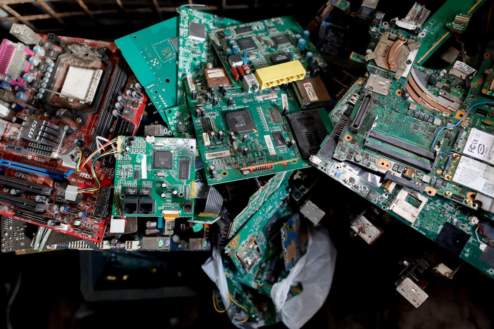 Para diminuir o lixo eletrônico, especialista defendem a criação de novos ciclos econômicos — Foto: Eloisa lopez/Reuters