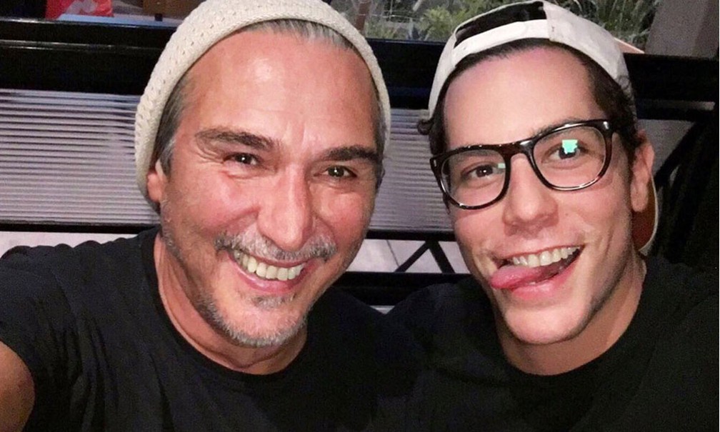 Pedro Damián e Christian Chávez trabalharam juntos na novela 'Like', exibida entre 2018 e 2019 — Foto: Reprodução/Twitter do cantor