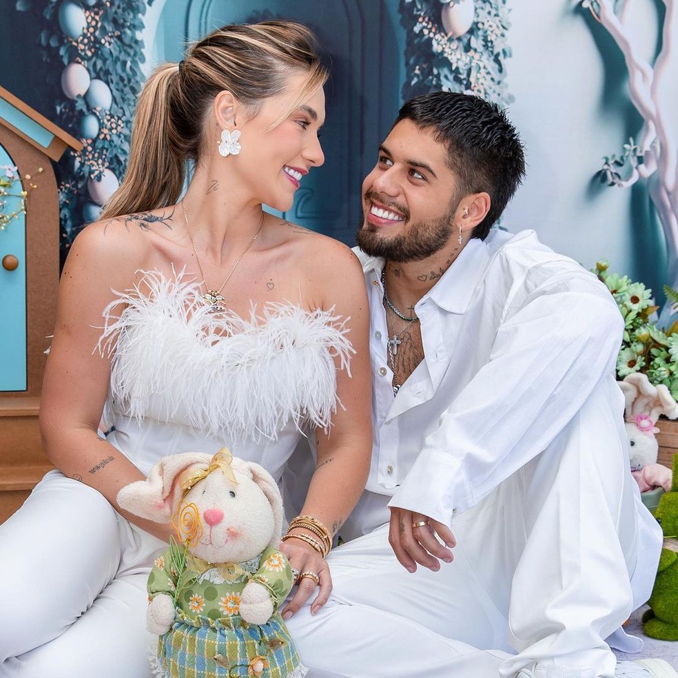 Virginia Fonseca e Z&eacute; Felipe fazem ensaio de P&aacute;sco com as filhas, Maria Alice e Maria Flor &mdash; Foto: Reprodu&ccedil;&atilde;o Instagram