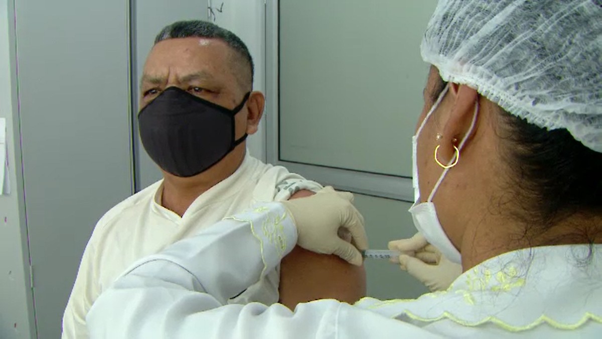 Vacina contra gripe: DF começa imunização de pessoas com ...