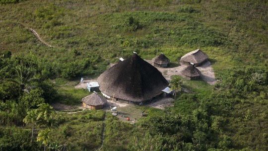 Tráfego aéreo expõe poder do garimpo ilegal na terra Yanomami