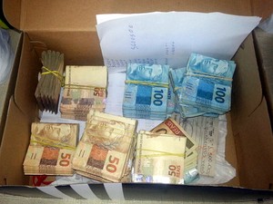 Polícia apreendeu R$ 56 mil no laboratório irregular em Conchal (Foto: Polícia Civil/Divulgação)