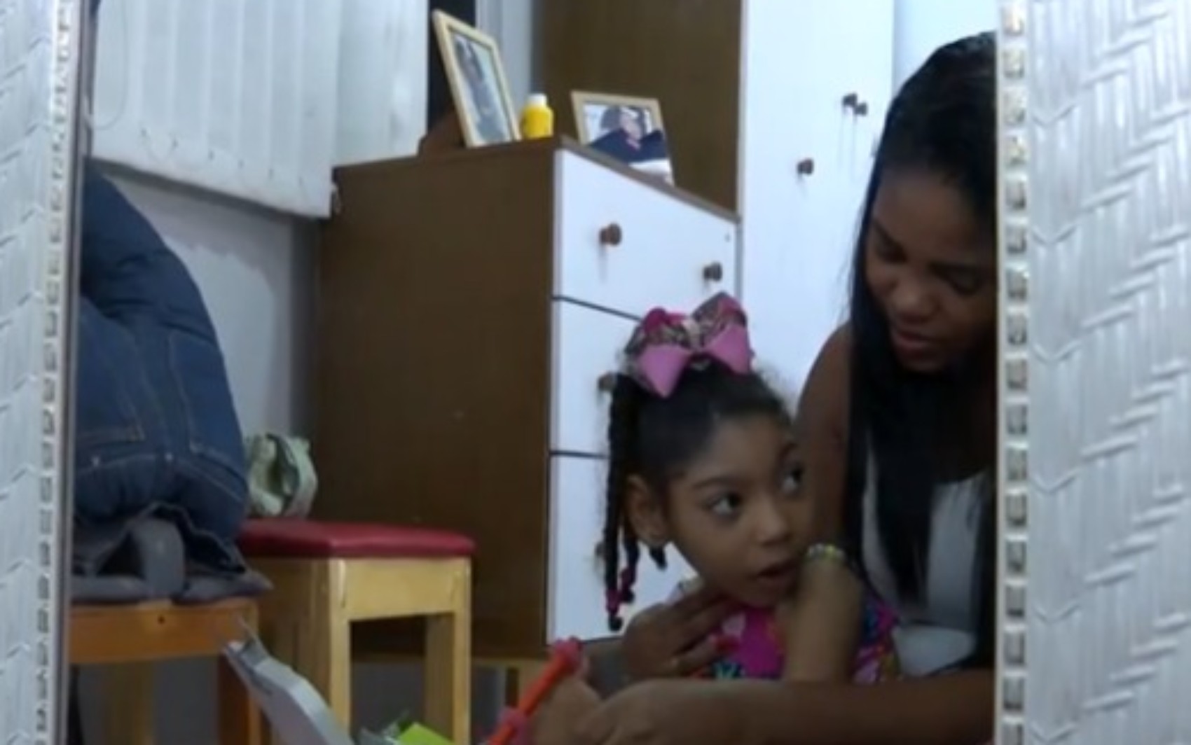 Mães de crianças com deficiência dizem que falta de auxiliar infantil dificulta aprendizado em escolas municipais de Salvador