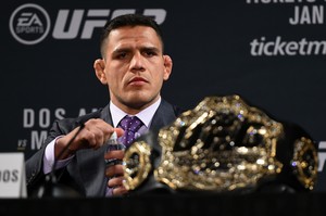 Rafael dos Anjos coletiva UFC 197 (Foto: Getty Images)