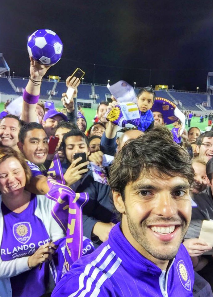 Suspenso, Kaká assiste jogo do Orlando City no meio da torcida - Gazeta  Esportiva