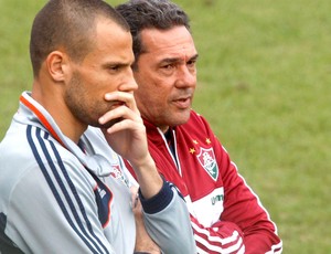Diego cavalieri e Luxemburgo treino Fluminense (Foto: Marcos Tristão / Agência o Globo)