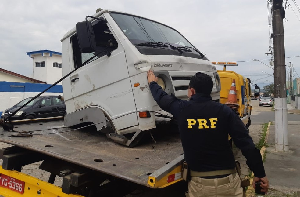 Pe&ccedil;as foram encontradas em um galp&atilde;o em Jacupiranga (SP) &mdash; Foto: Divulga&ccedil;&atilde;o/Pol&iacute;cia Rodovi&aacute;ria Federal
