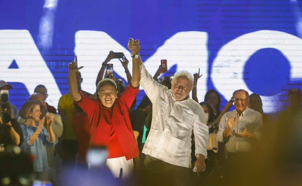Lula participa de ato político em Natal — Foto: Alexandre Lago