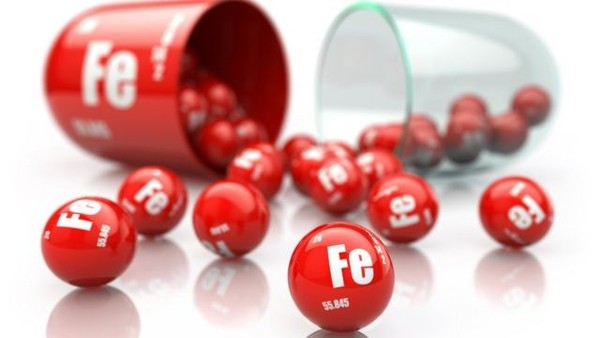 'Fe' é o símbolo do elemento químico, que vem do latim 'ferrum' — Foto: Getty Images via BBC