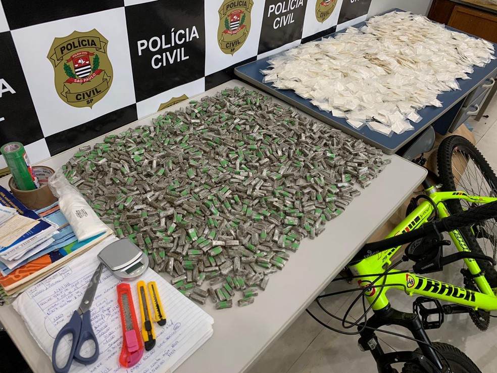 DIG de Americana apreende 3 mil por&ccedil;&otilde;es de maconha e coca&iacute;na em dep&oacute;sito de drogas &mdash; Foto: Delegacia de Investiga&ccedil;&otilde;es Gerais de Americana