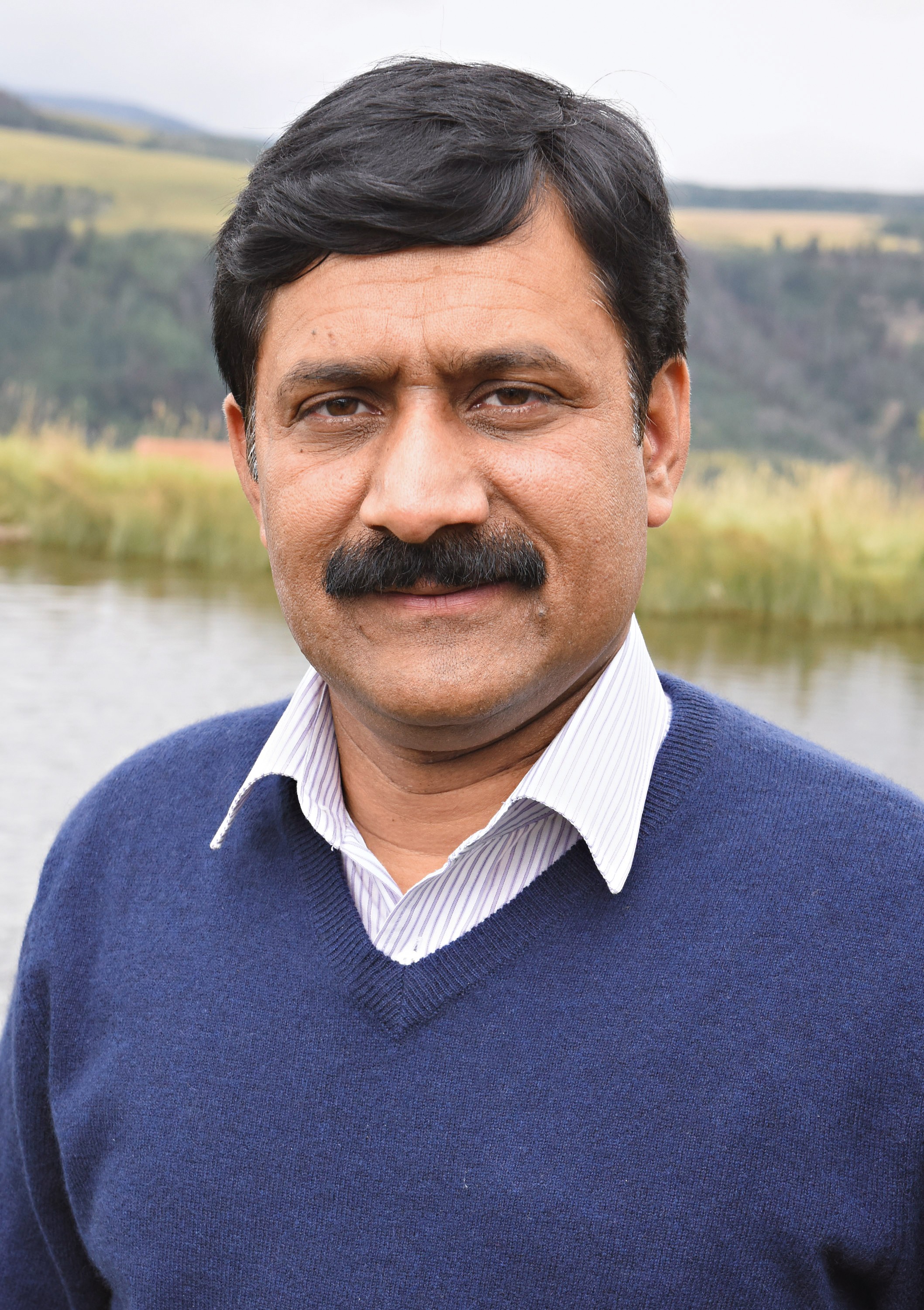 TELLURIDE, CO - SEPTEMBER 04:  (EXCLUSIVE COVERAGE) Ziauddin Yousafzai speaks attends the 2015 Telluride Film Festival on September 4, 2015 in Telluride, Colorado.  (Photo by Vivien Killilea/Getty Images) (Foto: Getty Images)