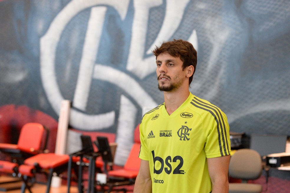 Rodrigo Caio é o único titular na partida da última quarta-feira que será mantido por Abel — Foto: Alexandre Vidal / Flamengo